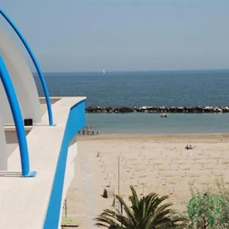 Costazzurra By Interlux מלון